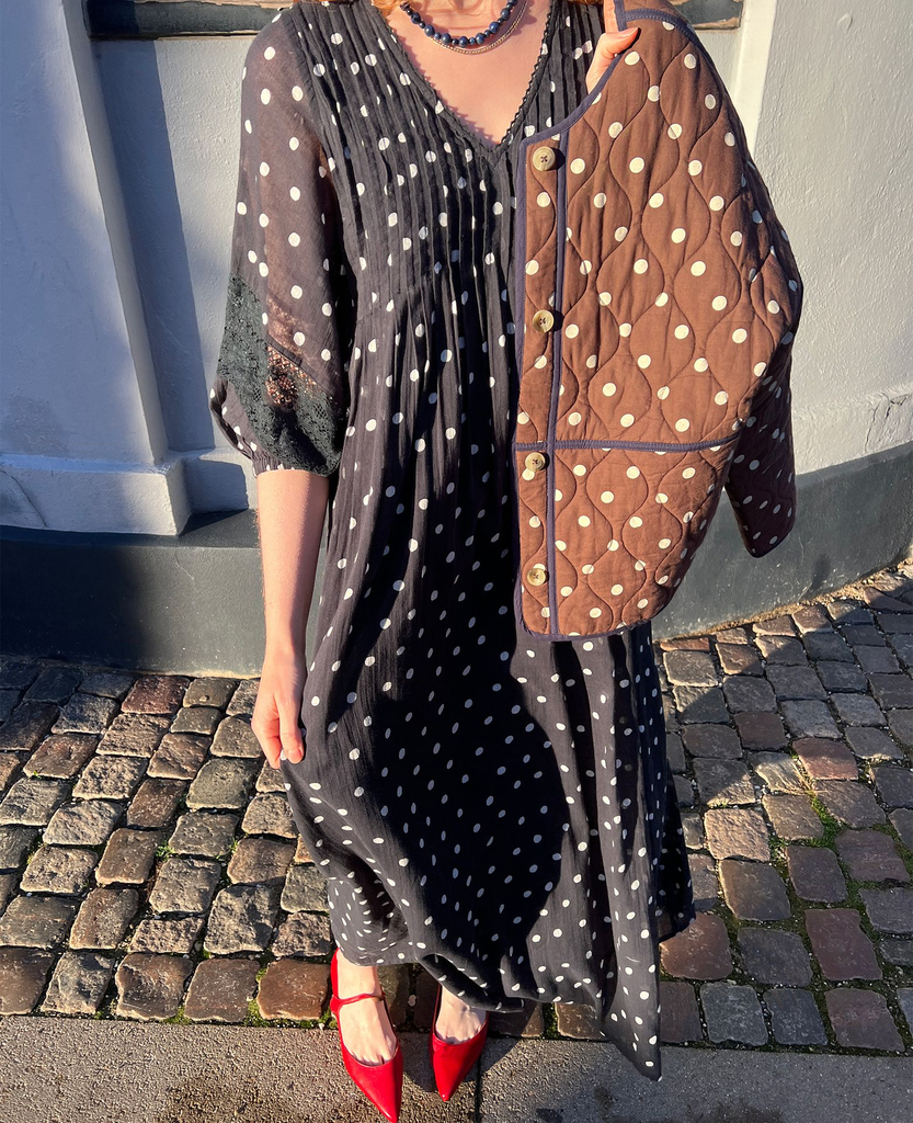 Bolette Dress Black Dots - Organic Cotton 4.webp
