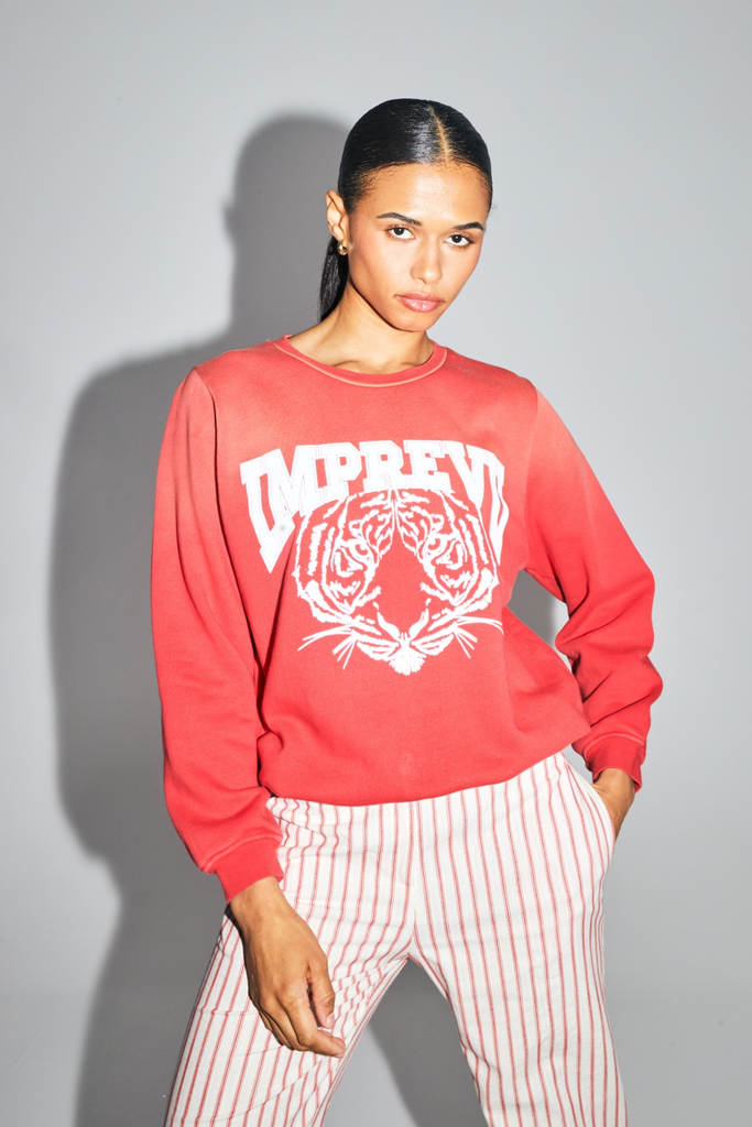 sweatshirt-college-tiger-2.webp