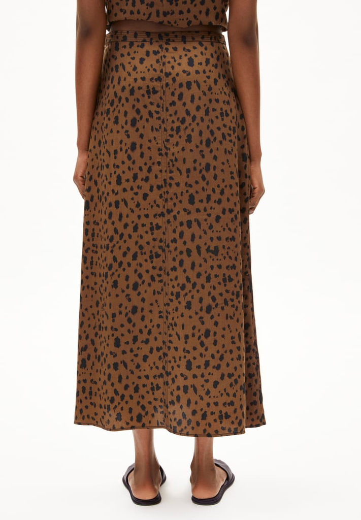 wolaaria-leopaa-dark-camel-02.webp