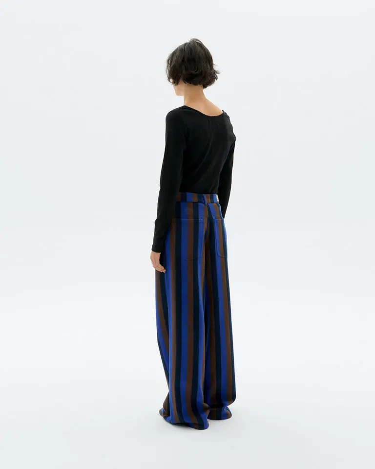 Totenham blanket pants2.webp
