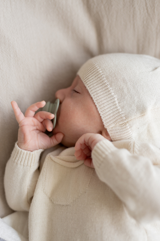 1+ In the family - Elias newborn beanie - Ecru