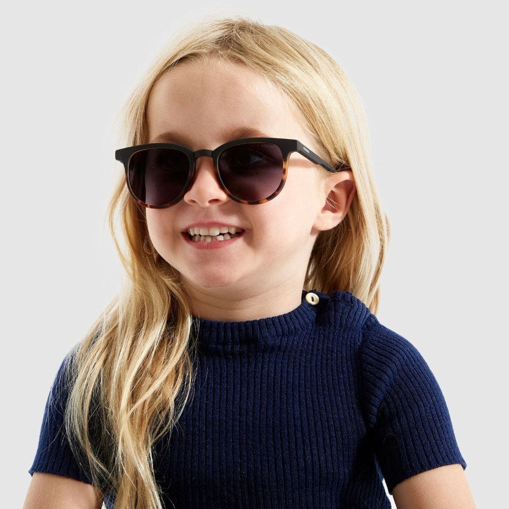 sunglass-francis-6-11y-2.webp