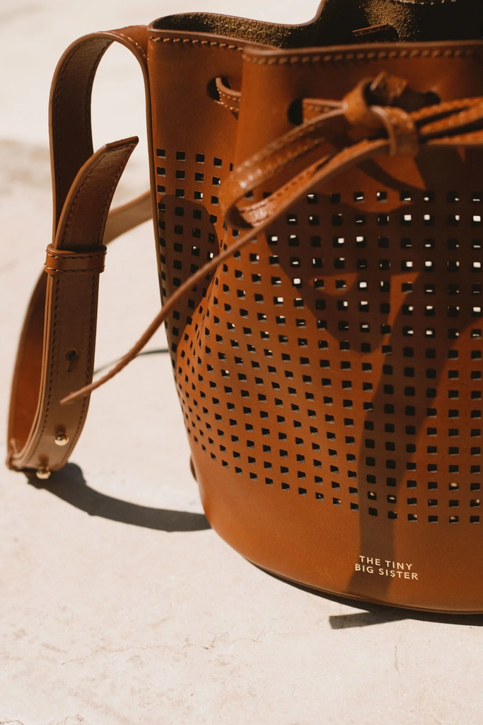 Tiny Big sister - Anne perforated leather small bucket bag - 3 - Babette Oostduinkerke