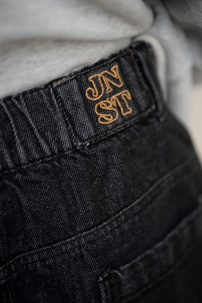 ROBIN BALLOON DENIM PANTS VINTAGE BLACK 10.webp