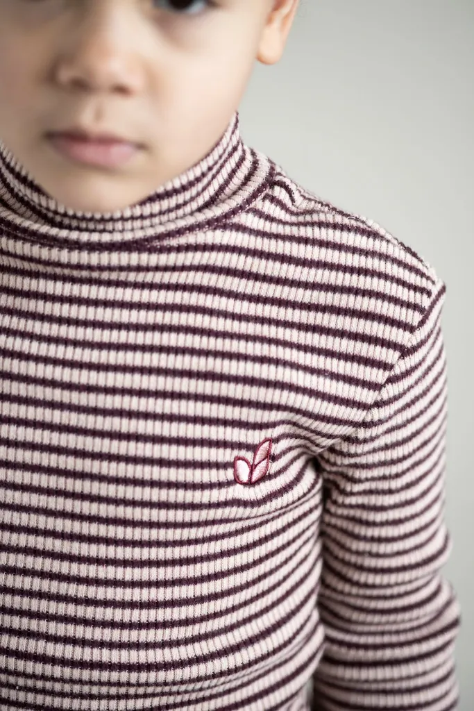 TARA TURTLE NECK LS TSHIRT ROSE BORDEAUX 6.webp