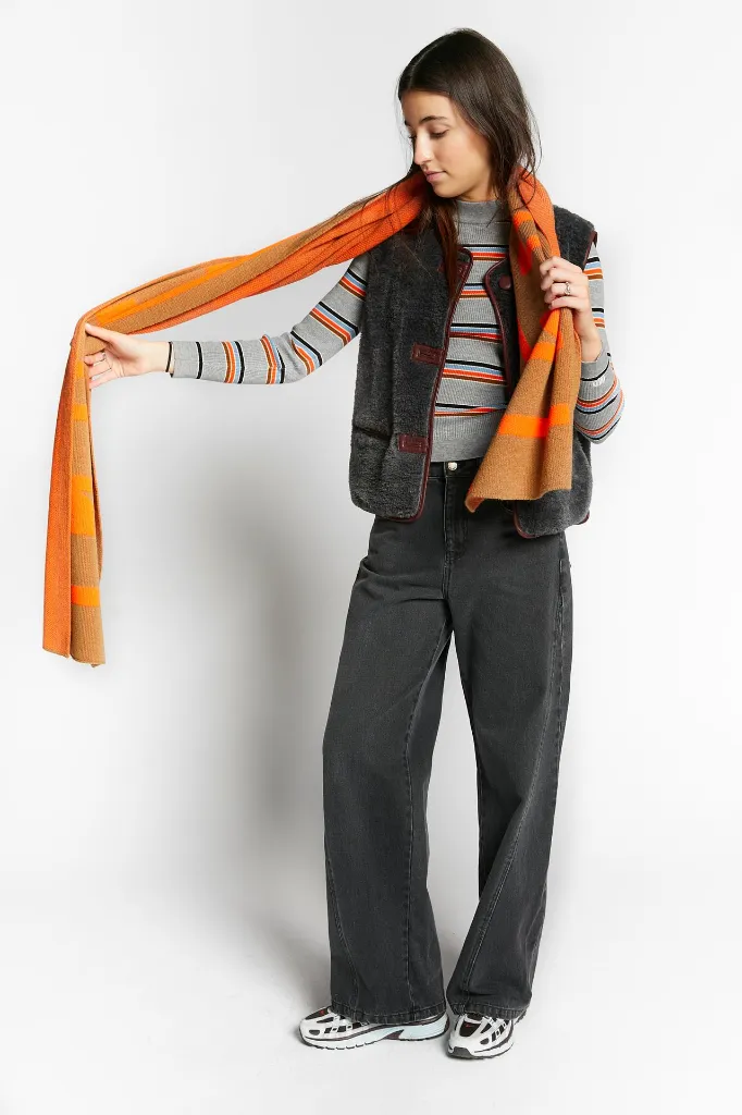 Indee - Walkman logo scarf (orange) - 5 - Babette Oostduinkerke