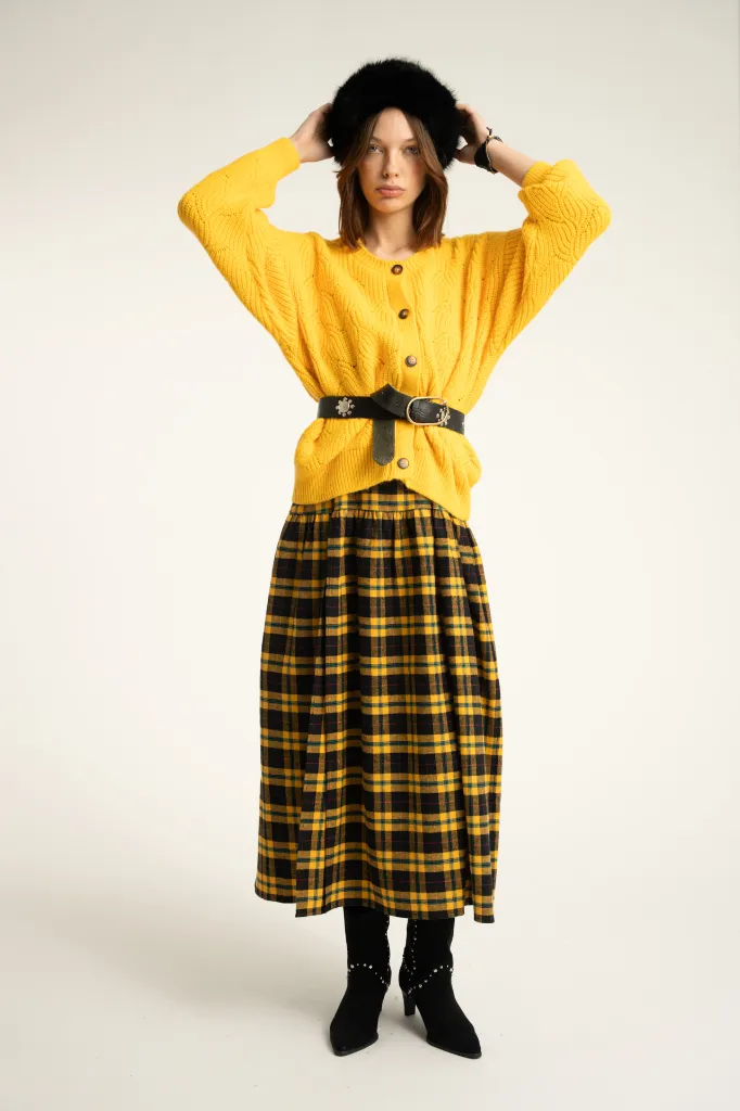 knitted-cardigan-yellow-sisters-department-2.webp