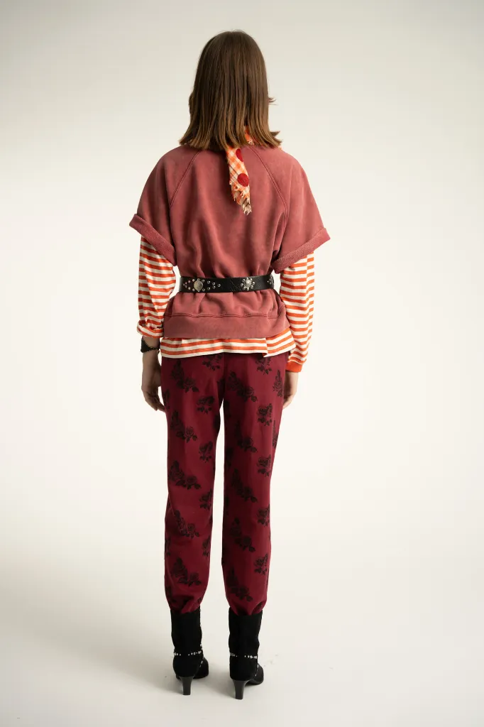 trousers-red-flowers-sisters-department-4.webp
