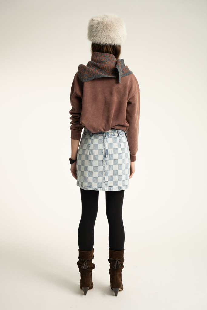 sweatshirt-fadded-brown-sisters-department-4.webp