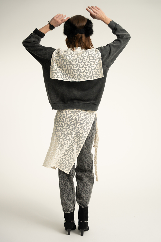 sweatshirt-fadded-black-sisters-department-3.webp