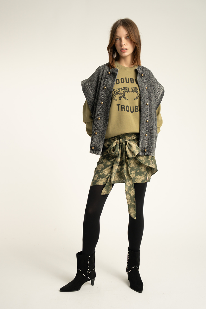 sweatshirt-khaki-sisters-department-2.webp