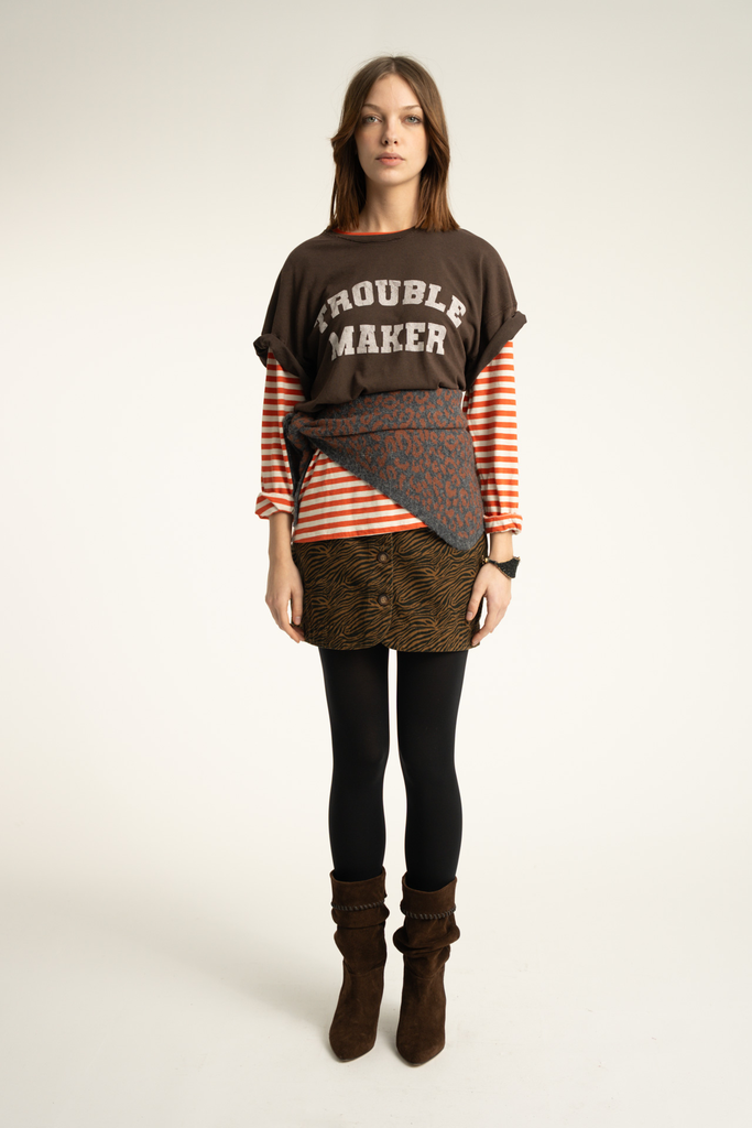 t-shirt-brown-short-sleeves-sisters-department-2.webp