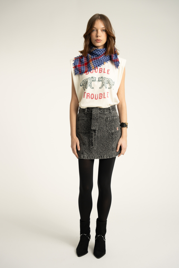 t-shirt-ecru-shoulder-pads-sisters-department-2.webp