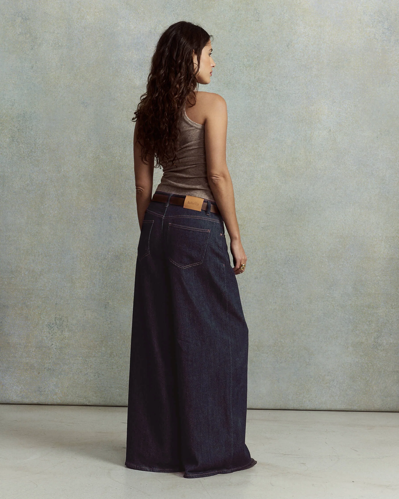YORK-DENIM_3D-DARK_BLUE-FW25-Eshop-0283_web.jpg.webp