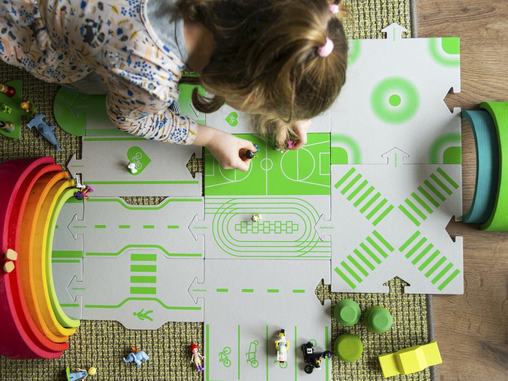 Downtown - Recycled cardboard toy road