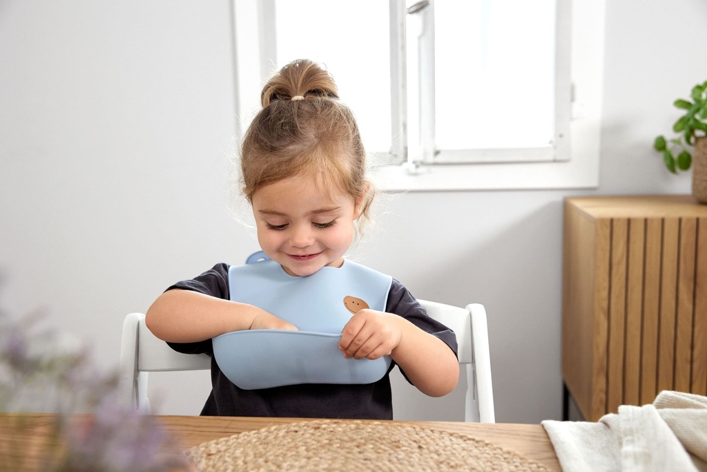 LÄSSIG - Silicone Bib - Happy Rascals Smile - Sky Blue