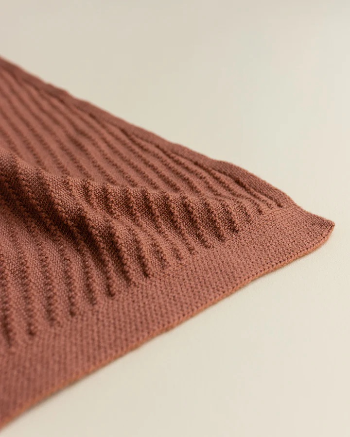 Hvid - Blanket Akira - Brick - 3 - Babette Oostduinkerke