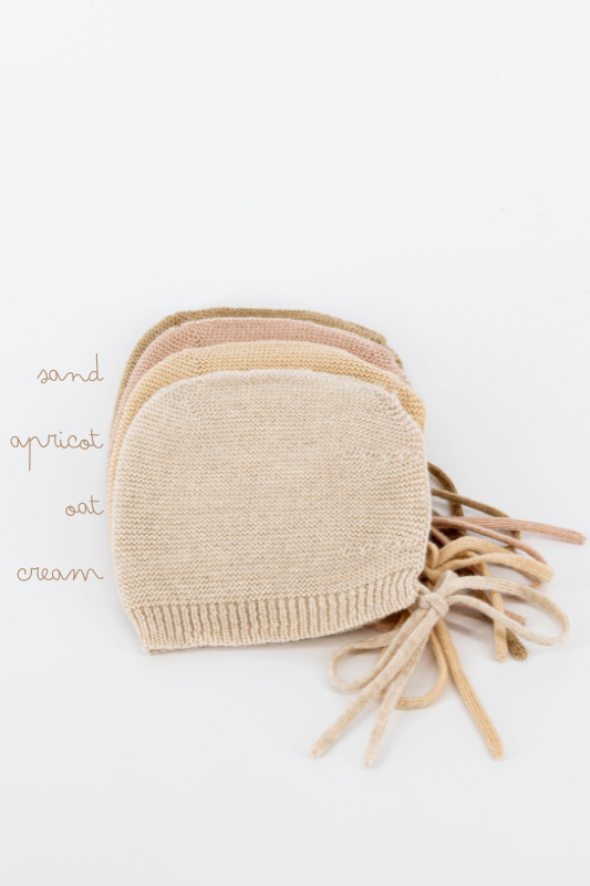 Hvid bonnet Newborn - 1 - Babette Oostduinkerke