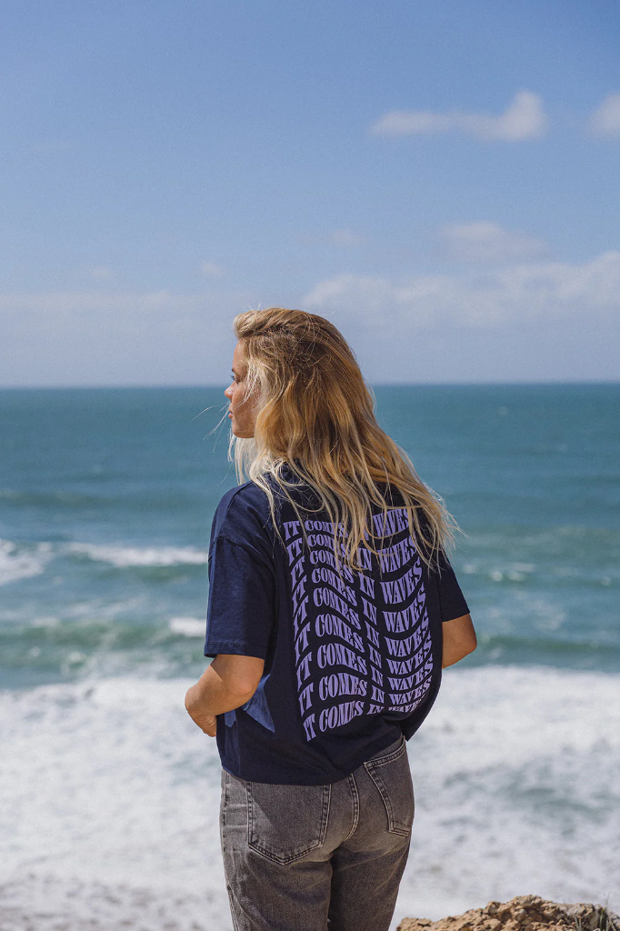 Ln - It comes in waves cropped T-shirt
