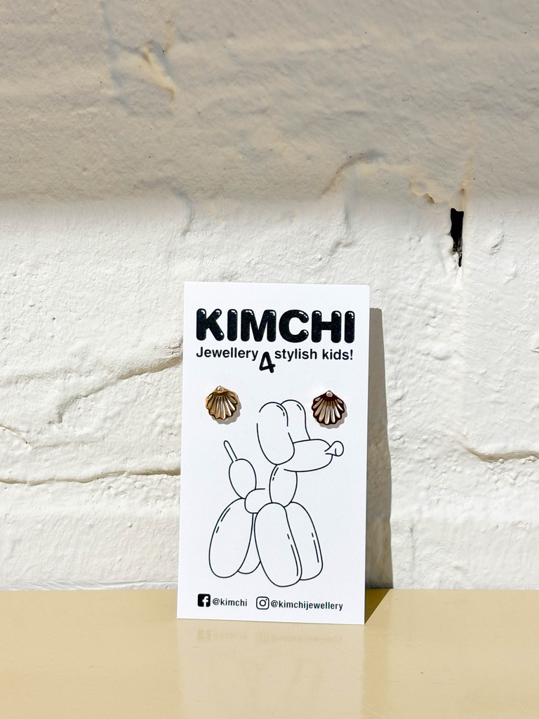 Kimchi - Oorbellen stekertje open schelpje