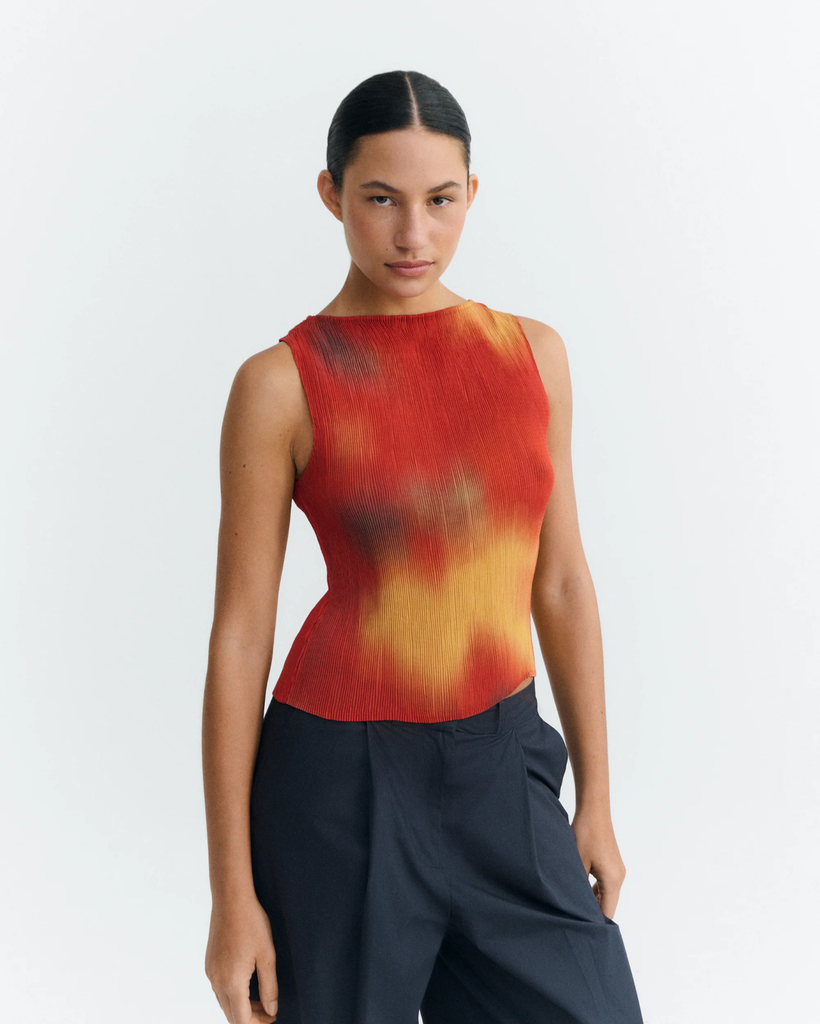 Thinking Mu - Flowers pleated dora top