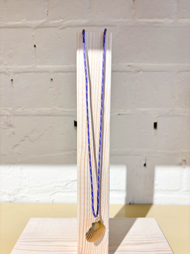 [202527] Kimchi - Ketting touw schelp