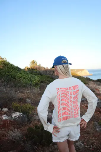 Ln - It comes in waves long sleeved T-shirt 